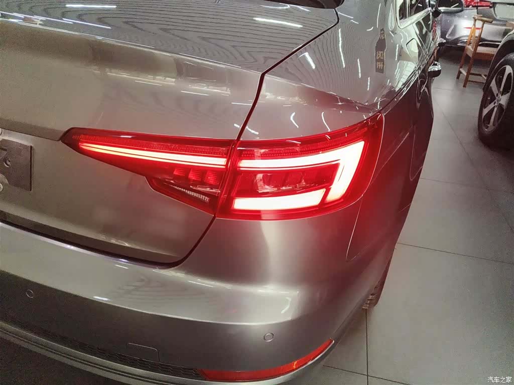Audi A4L, 2018 24