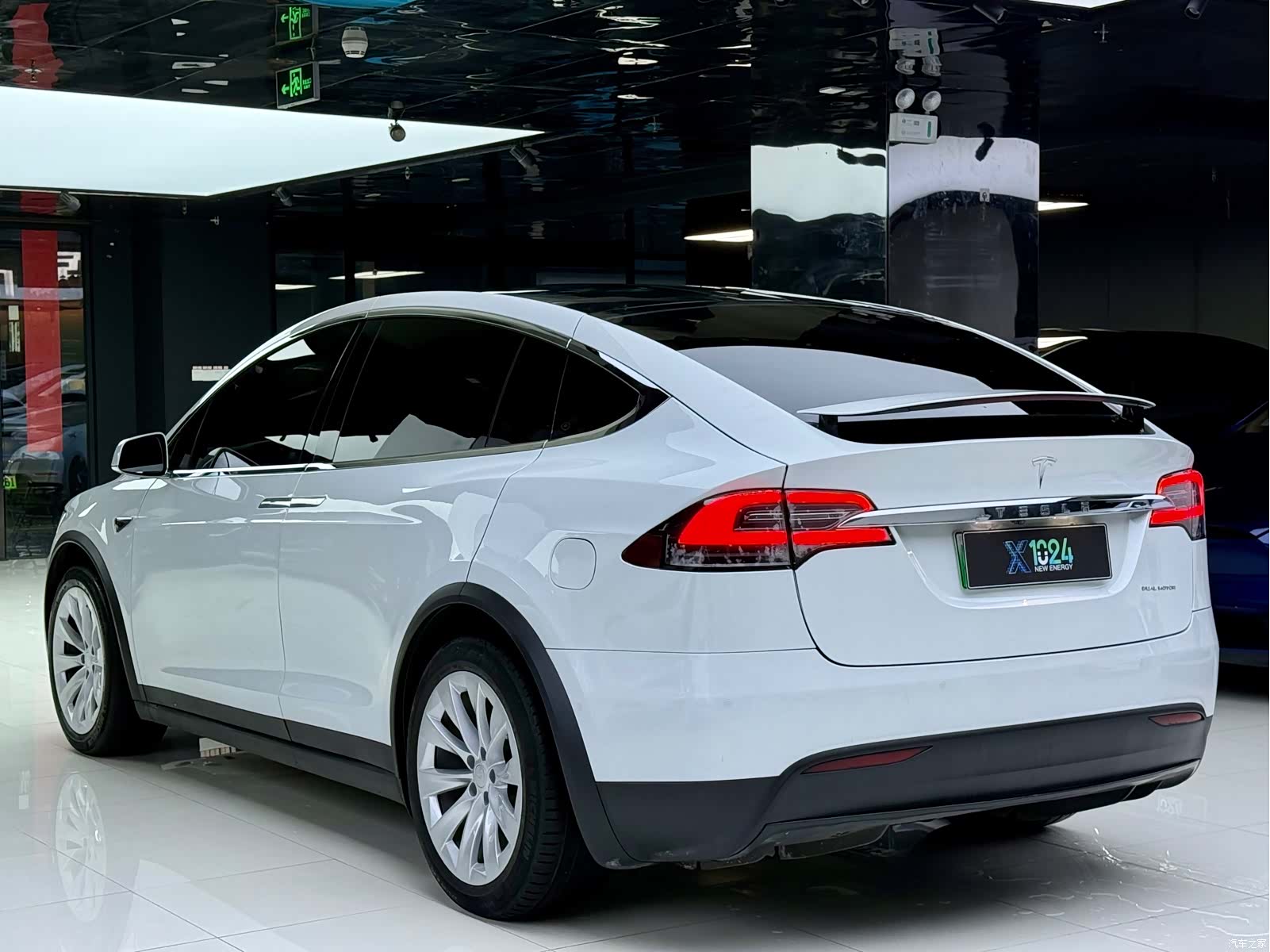 Tesla Model X, 2019 17