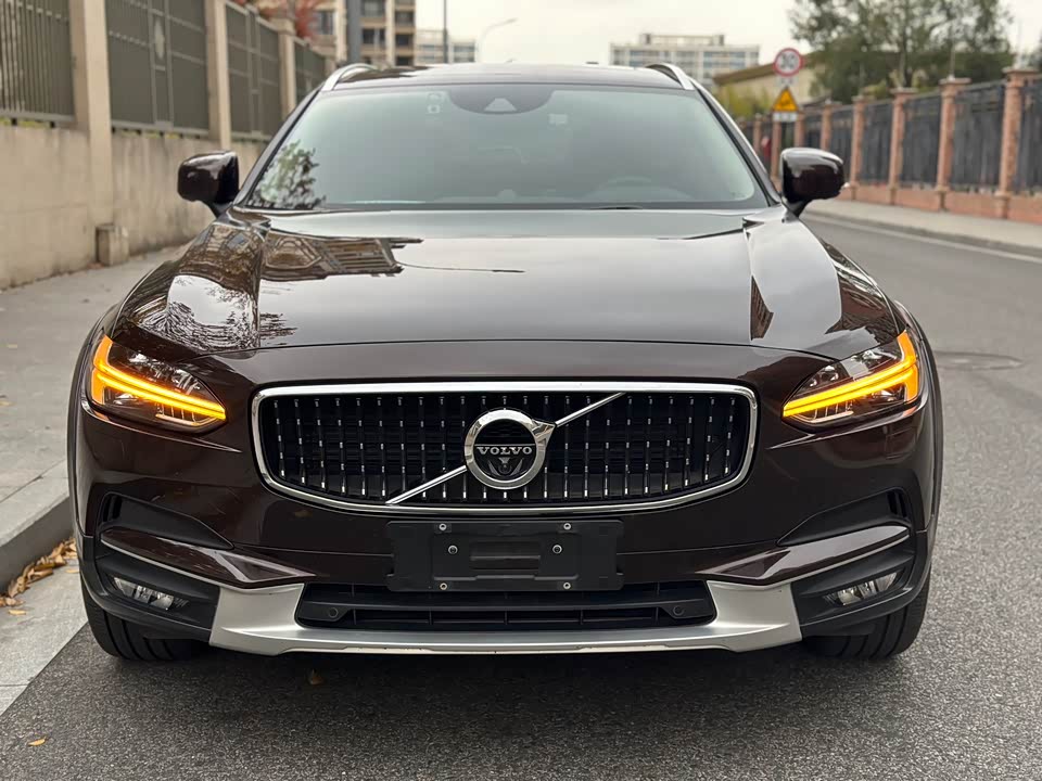 Volvo V90