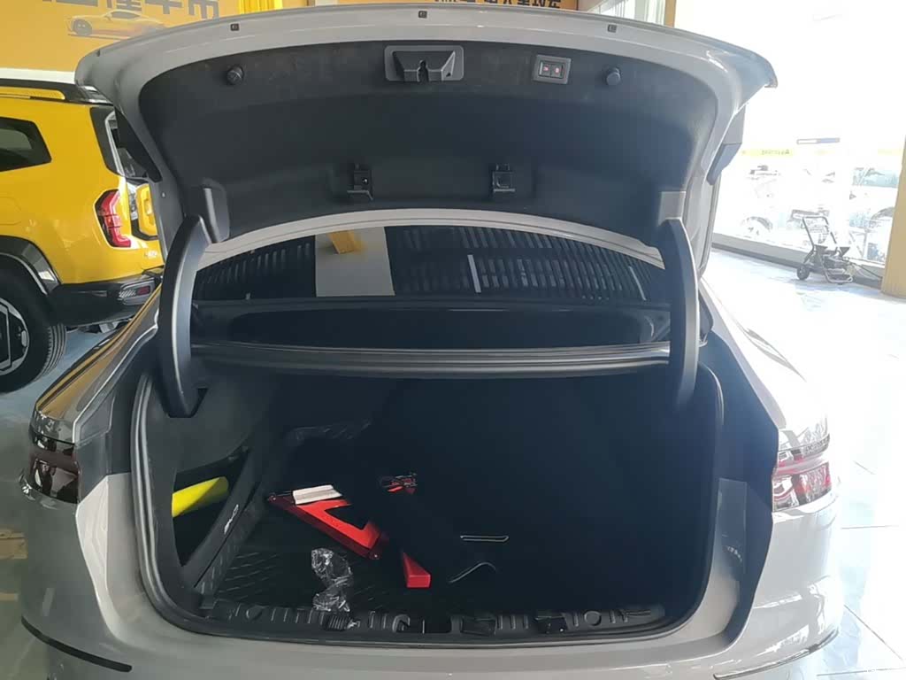 BYD Han, 2025 19