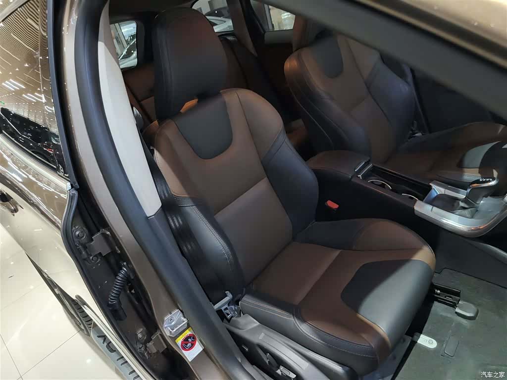 Volvo XC60, 2018 25