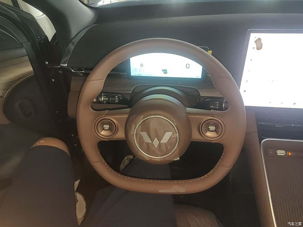 Wuling Starlight, 2025 11