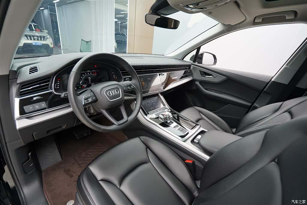 Audi Q7, 2023 3