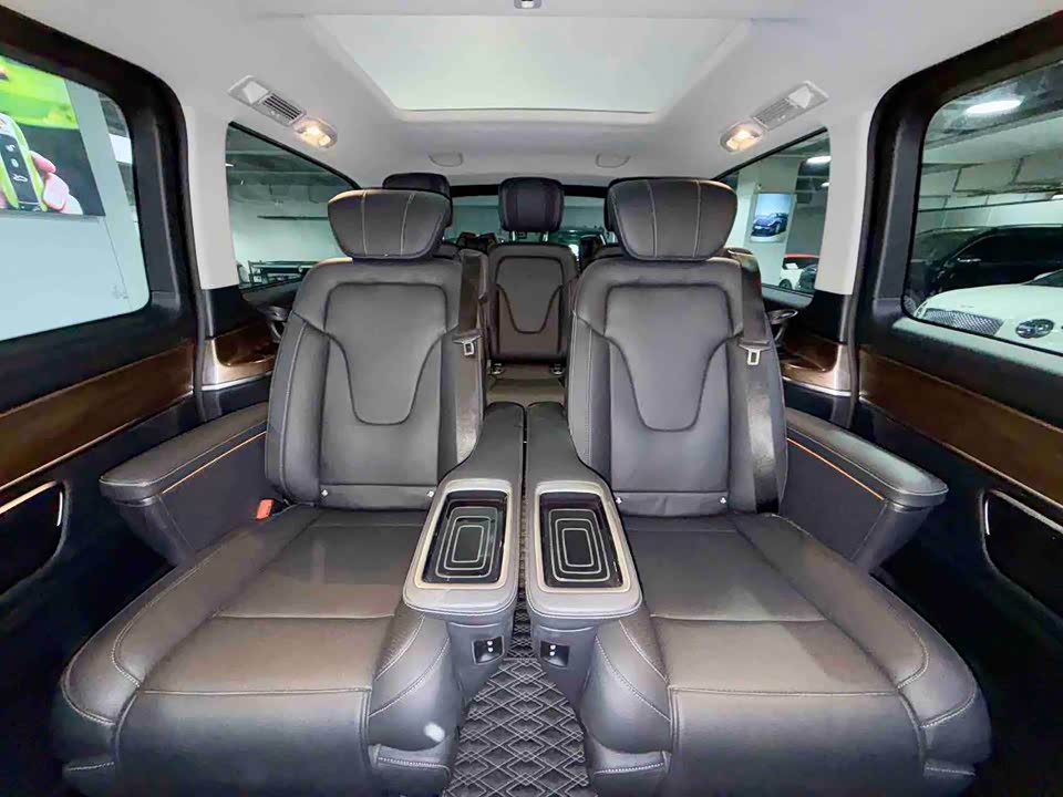 Mercedes-Benz V-class