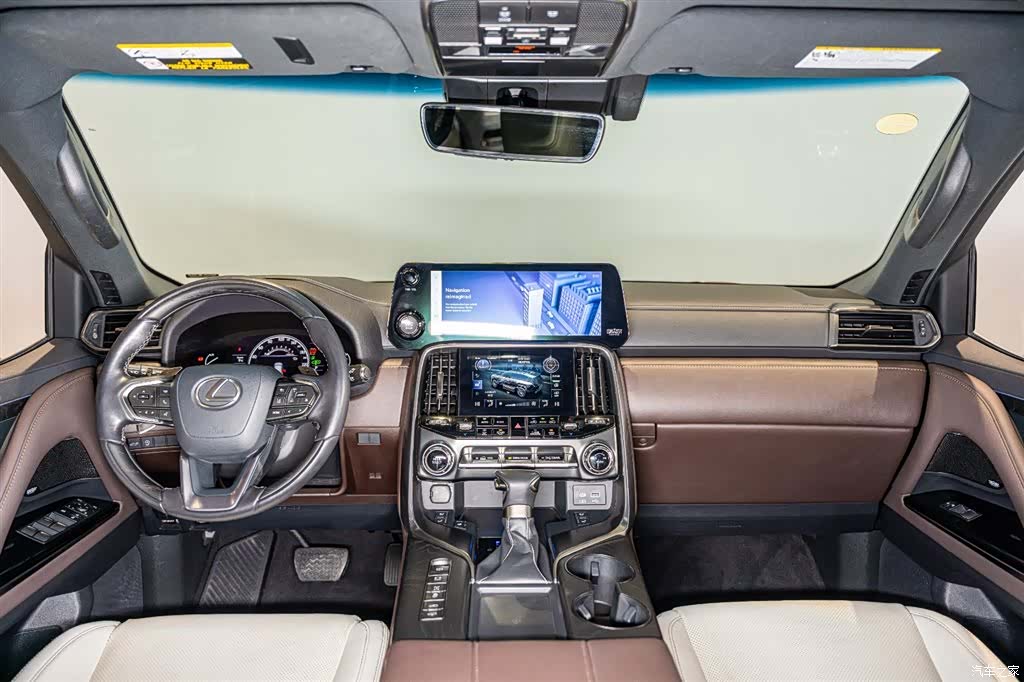 Lexus LX, 2025 11