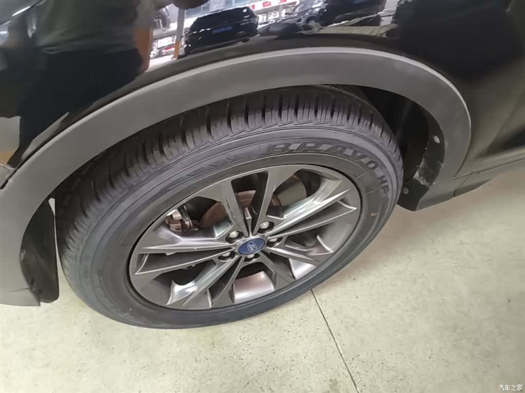 Ford Kuga, 2019 23