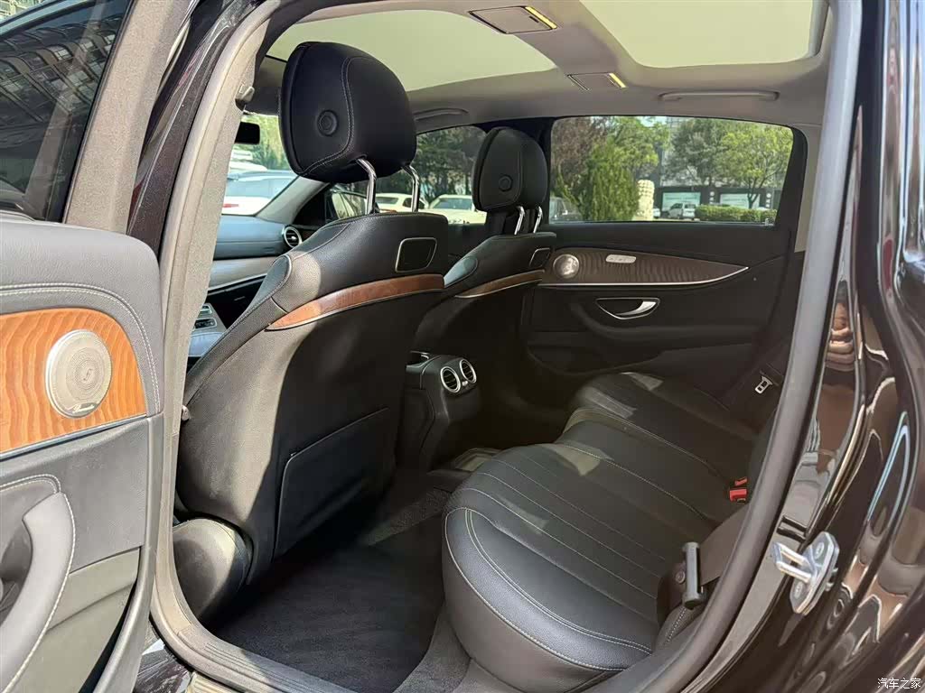 Mercedes-Benz E-Class, 2018 10