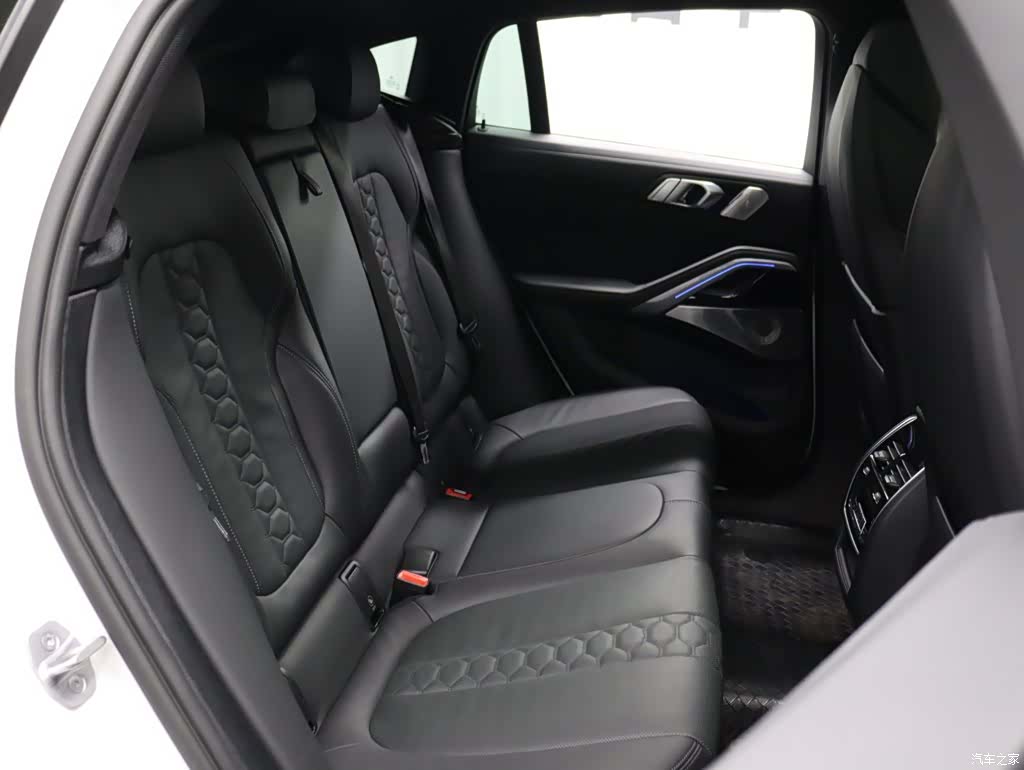 BMW X6, 2022 24