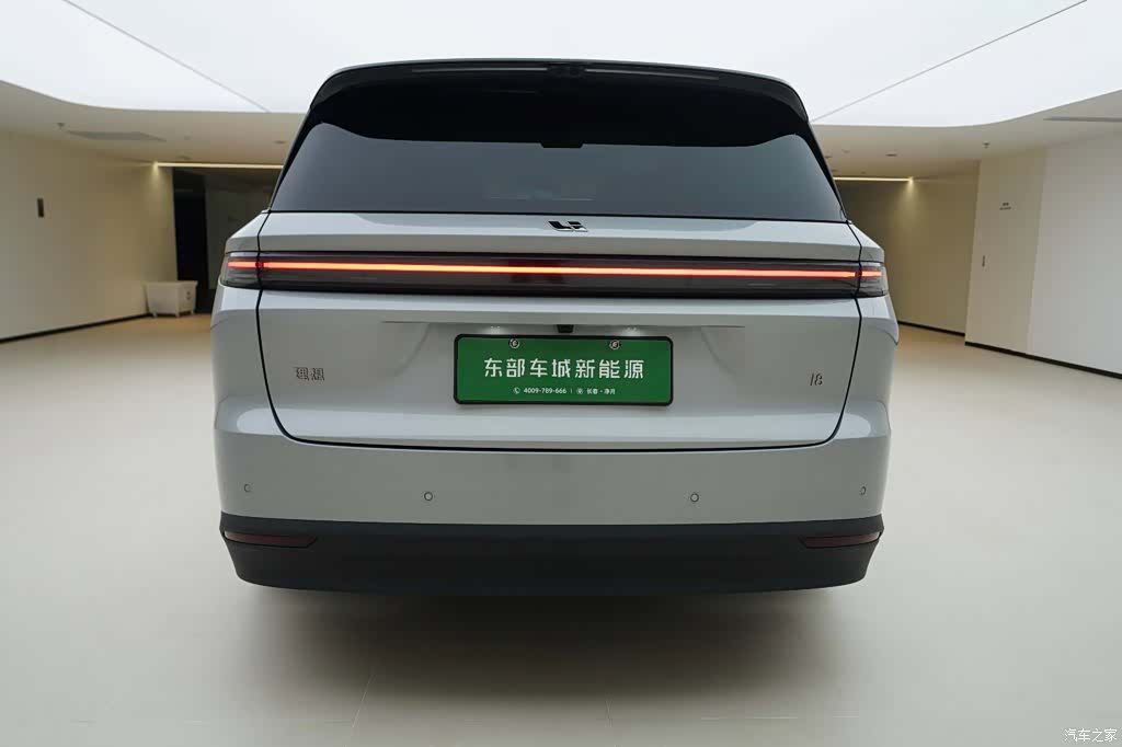Li Auto i8, 2026 4