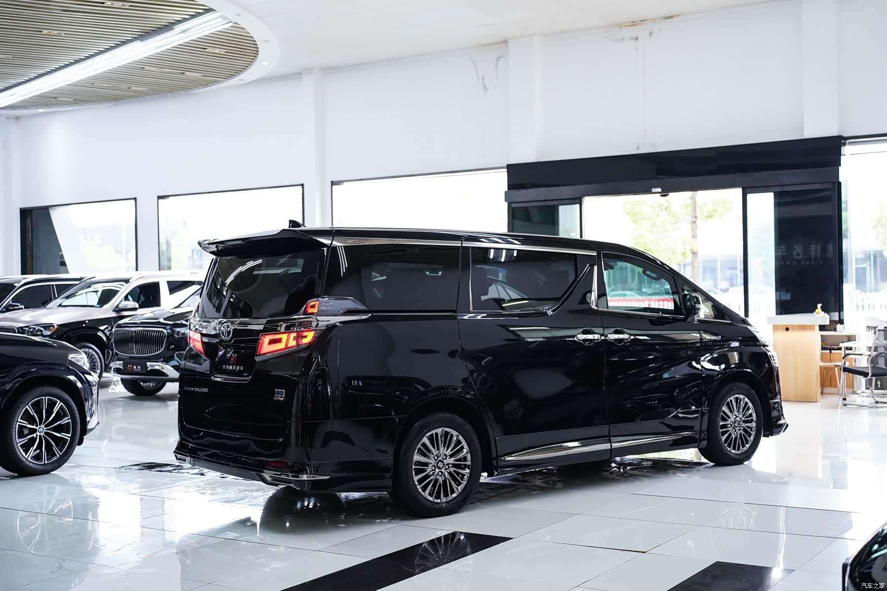 Toyota Vellfire, 2022 15