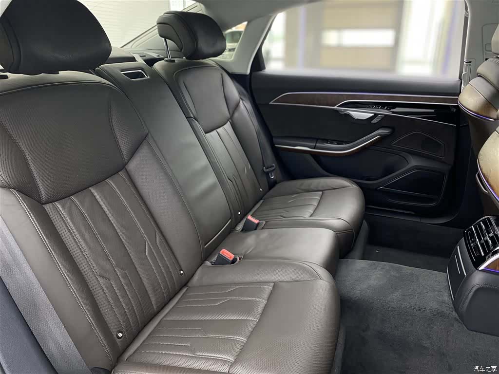 Audi A8L, 2020 11