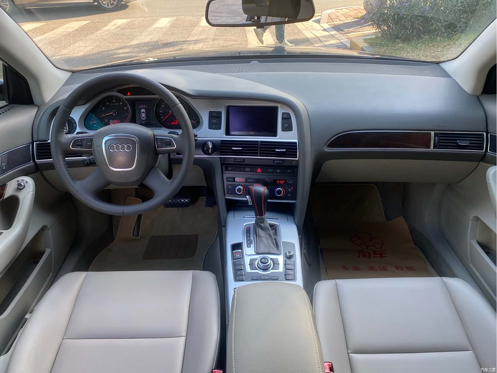 Audi A6L, 2010 12