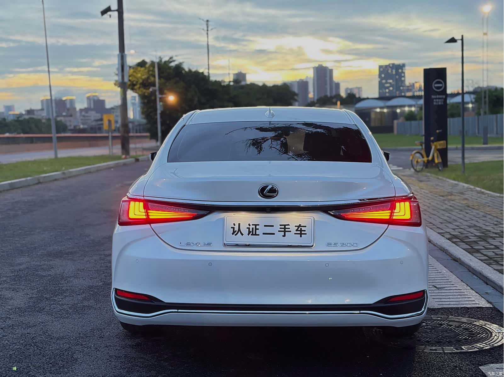Lexus ES, 2019 19