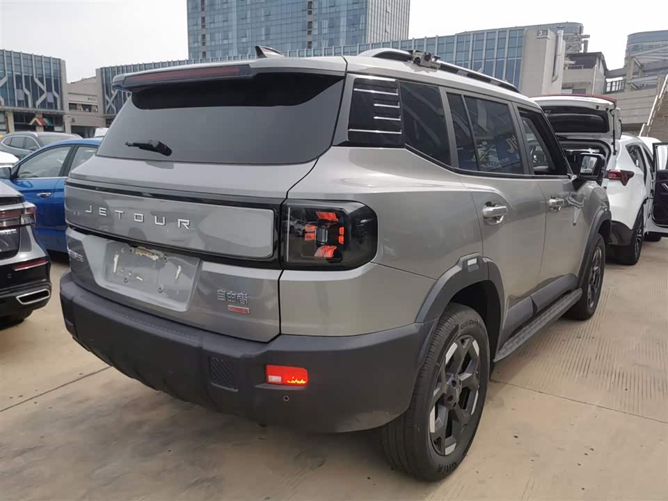 Jetour Free man