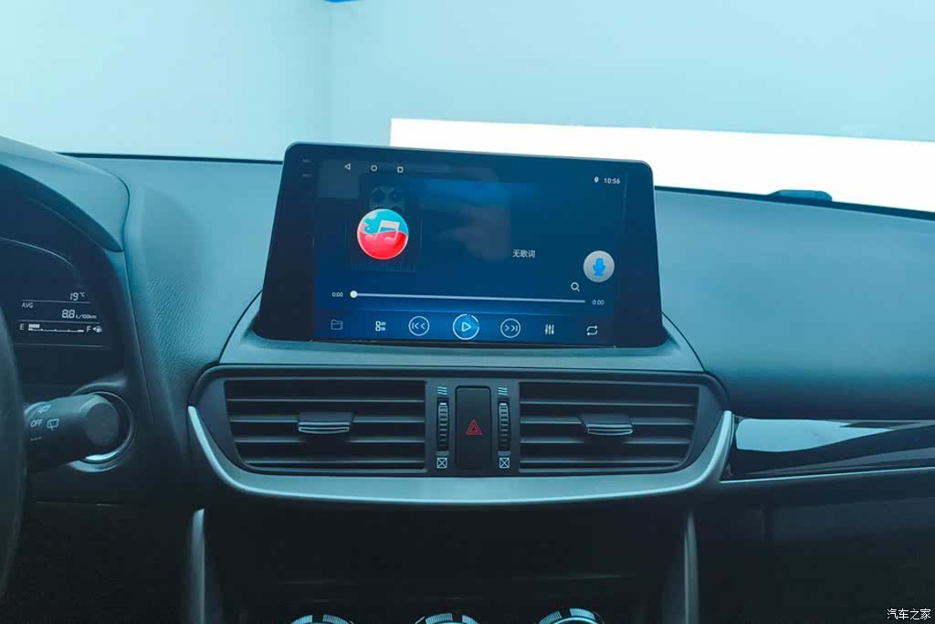 Mazda CX-4, 2019 13