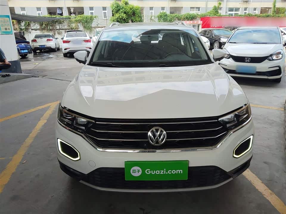 Volkswagen T-ROC exploring Songs