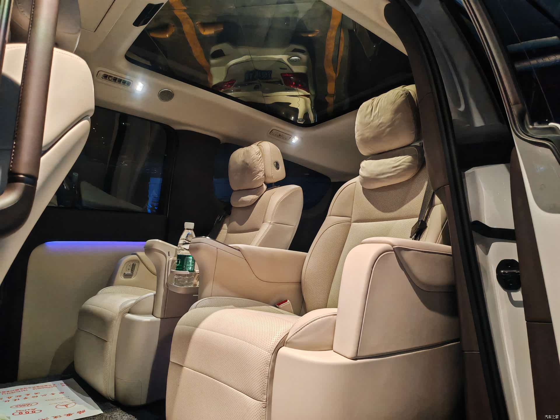 Li Auto MEGA, 2025 14