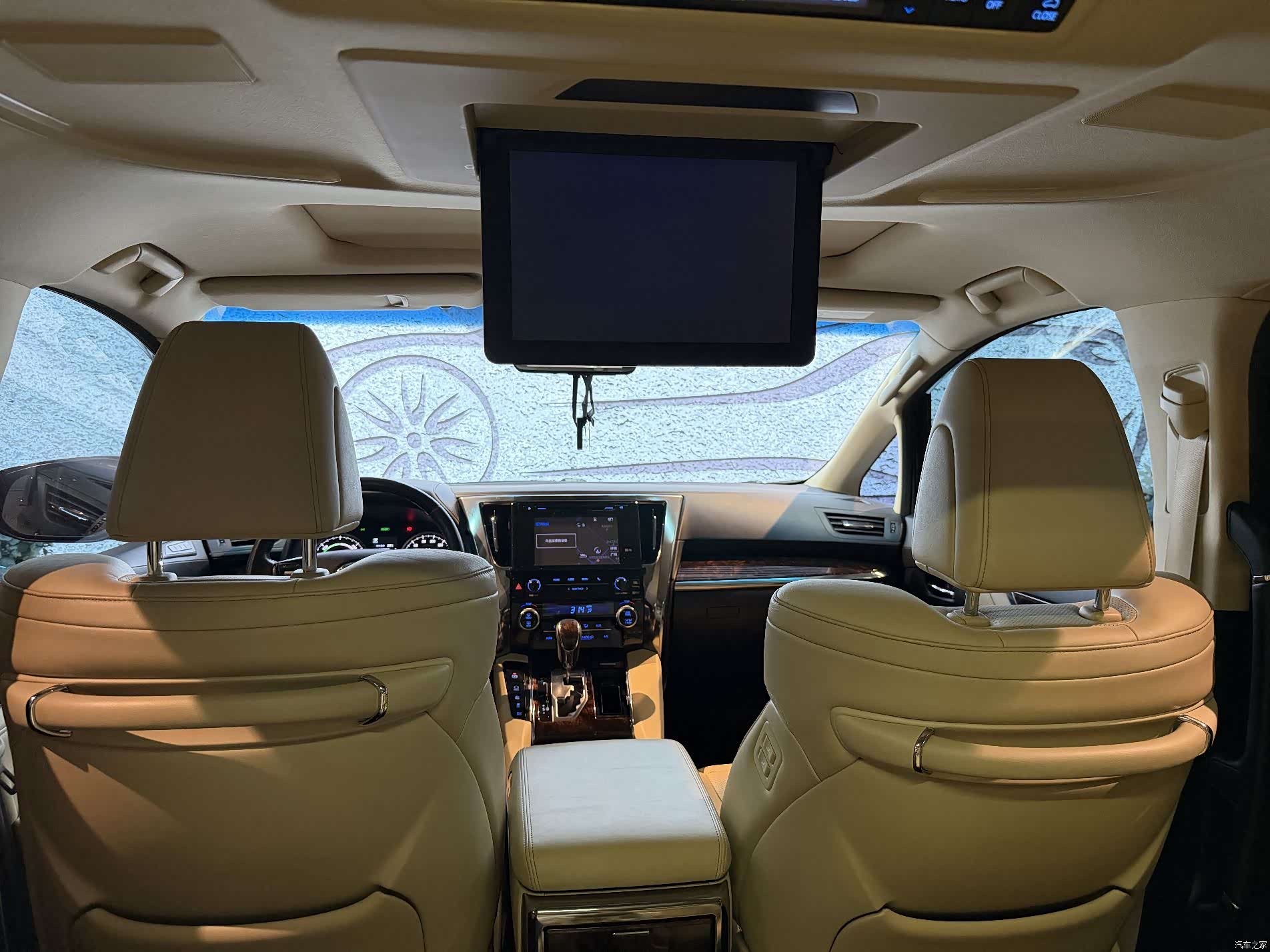 Toyota Alphard, 2019 12