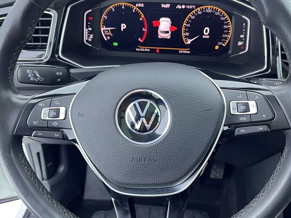 Volkswagen T-ROC exploring Songs