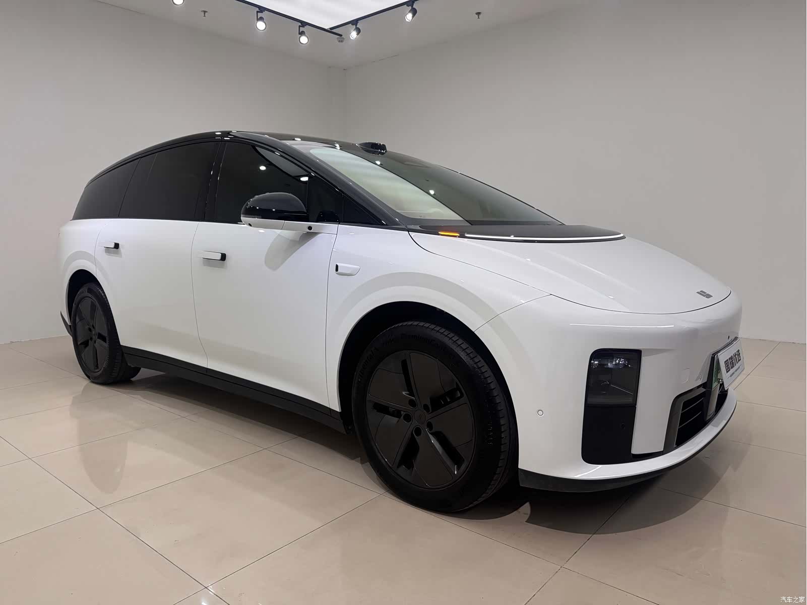 Li Auto i8, 2026 3