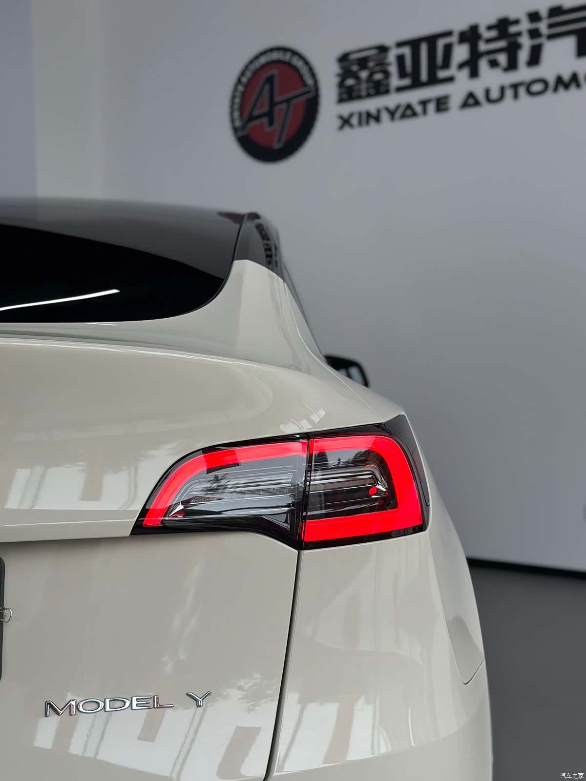 Tesla Model Y, 2023 21