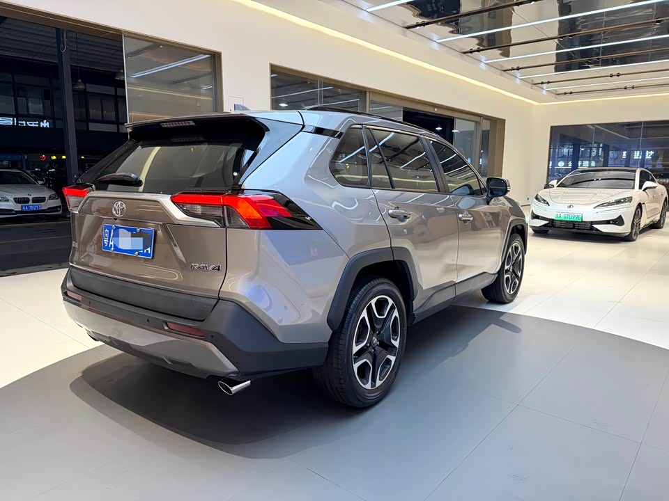 Toyota RAV4 Rongfang
