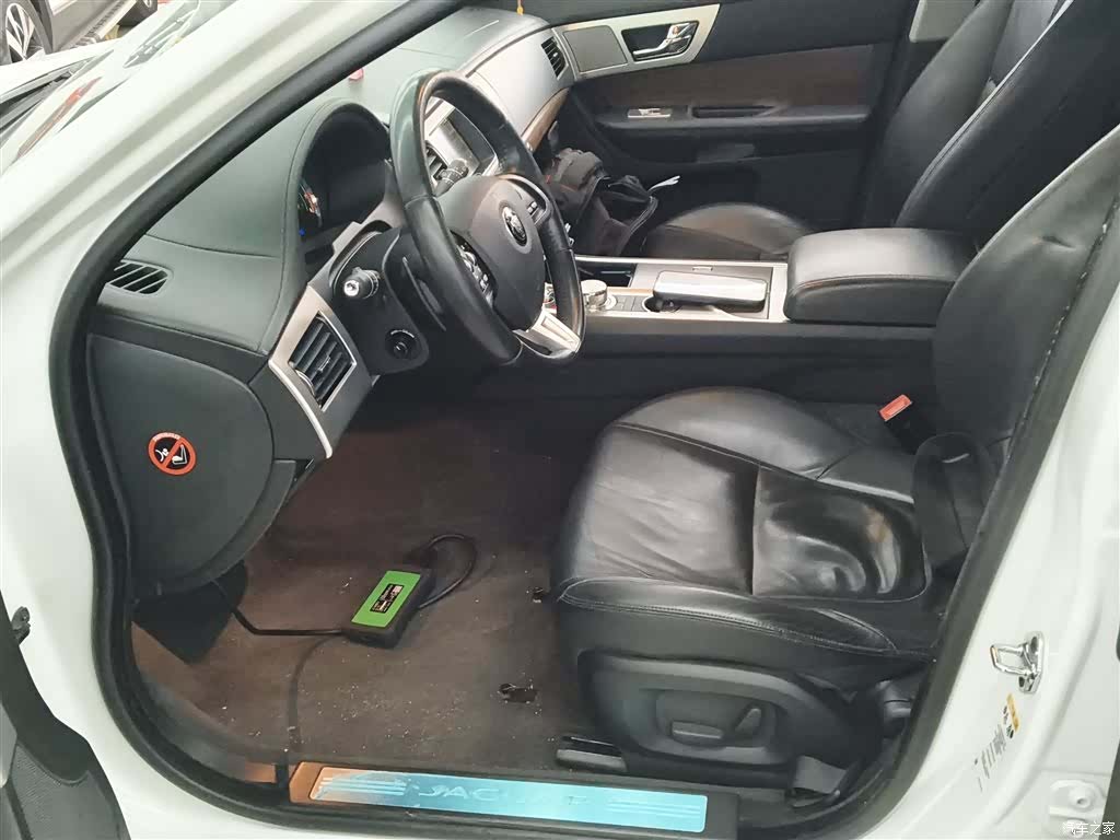 Jaguar XF, 2014 11