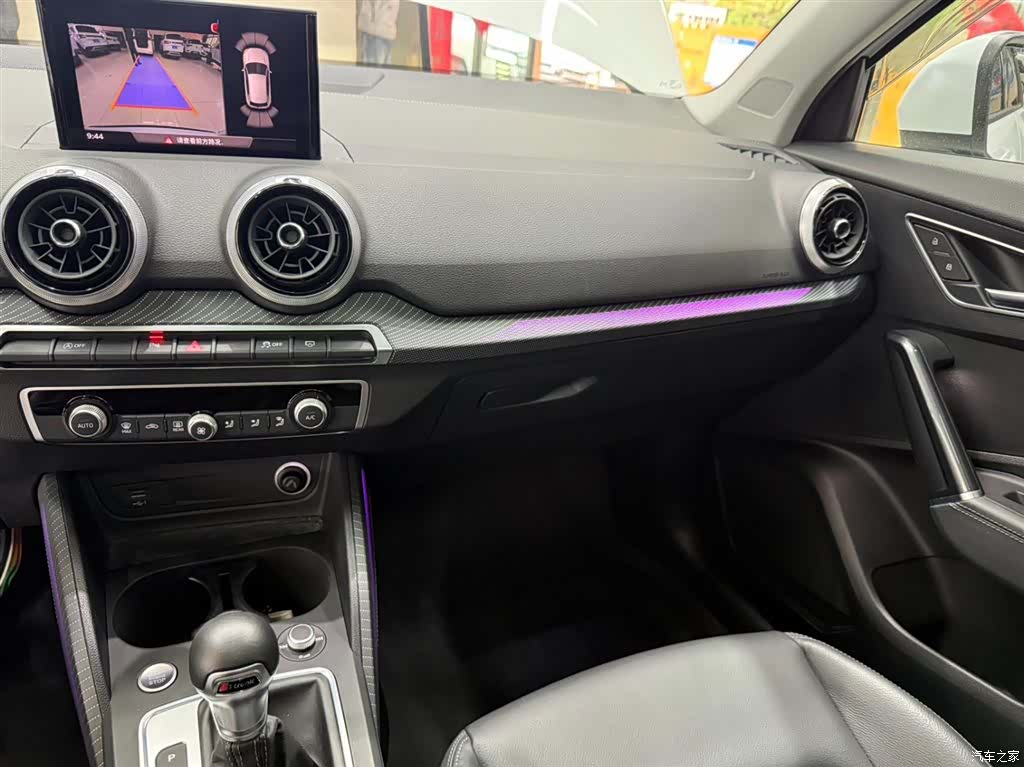 Audi Q2L, 2022 10