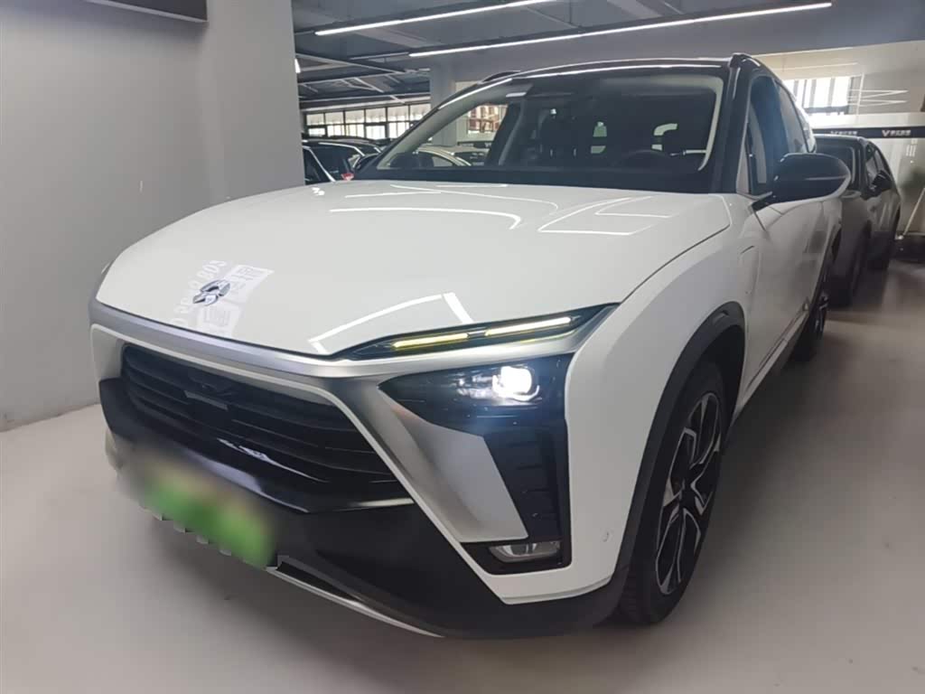 NIO ES8