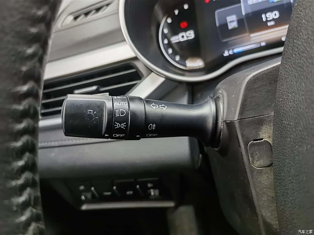 Geely Emgrand, 2018 21