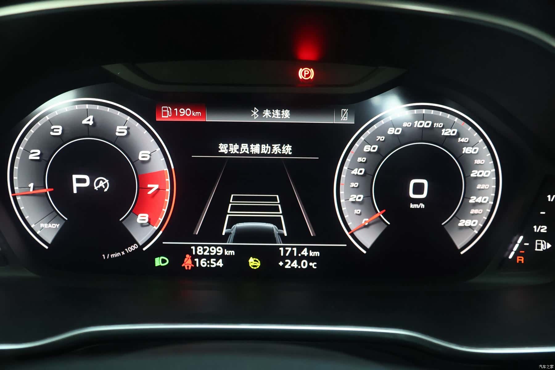 Audi Q3, 2022 10