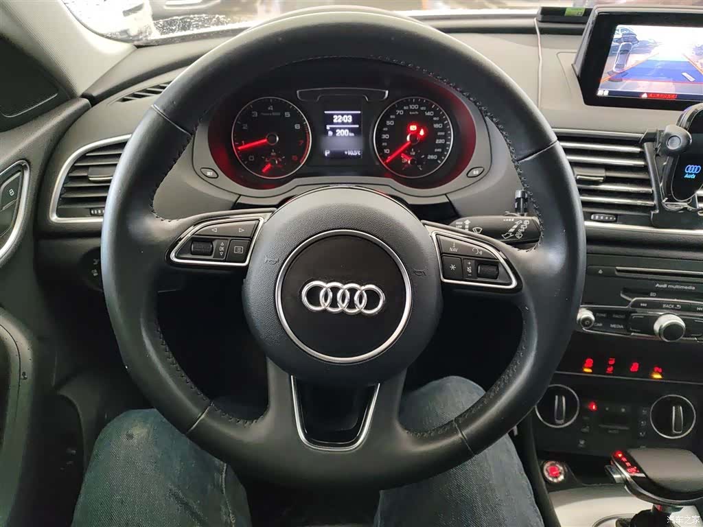 Audi Q3, 2018 11