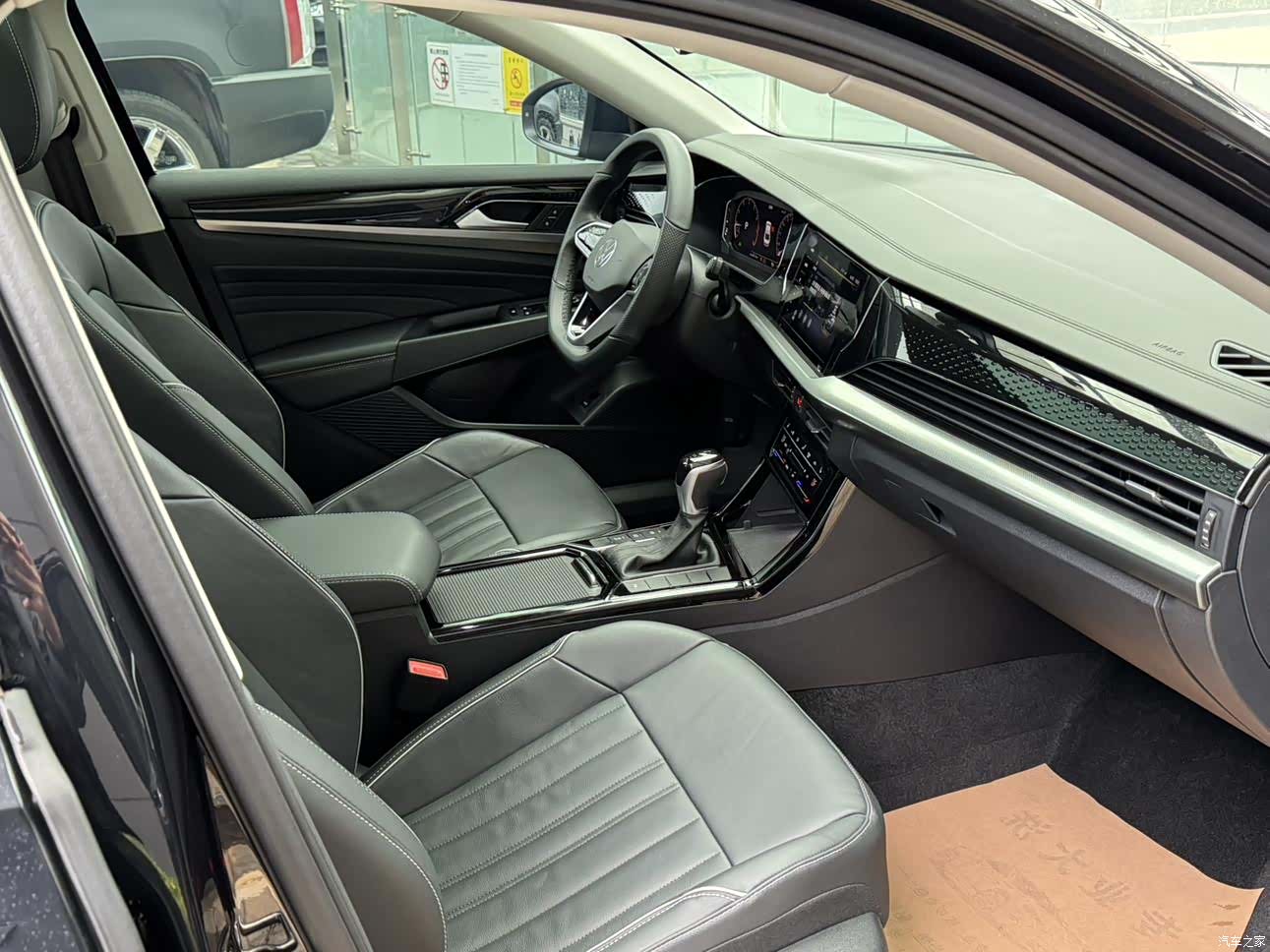 Volkswagen Passat, 2023 11