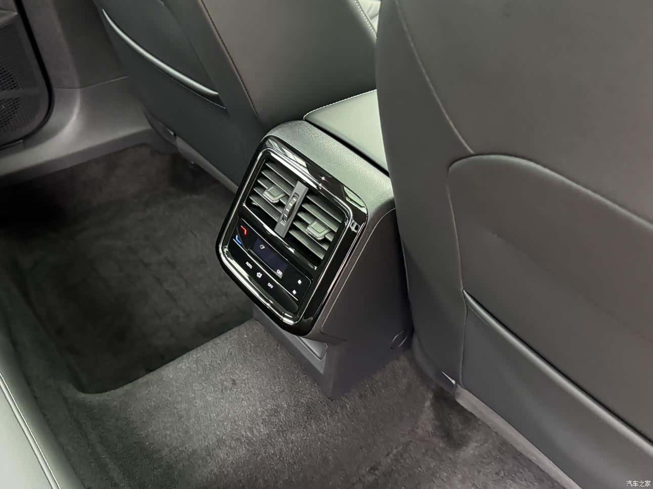 Volkswagen Passat, 2023 23