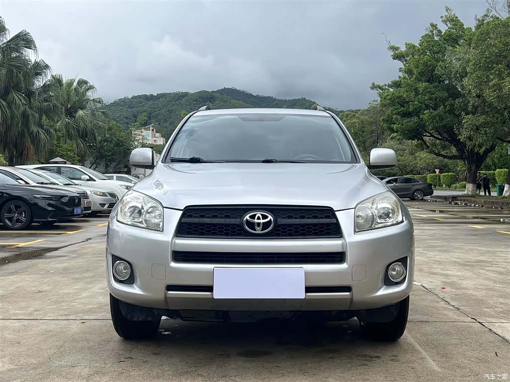 Toyota RAV4, 2011 2