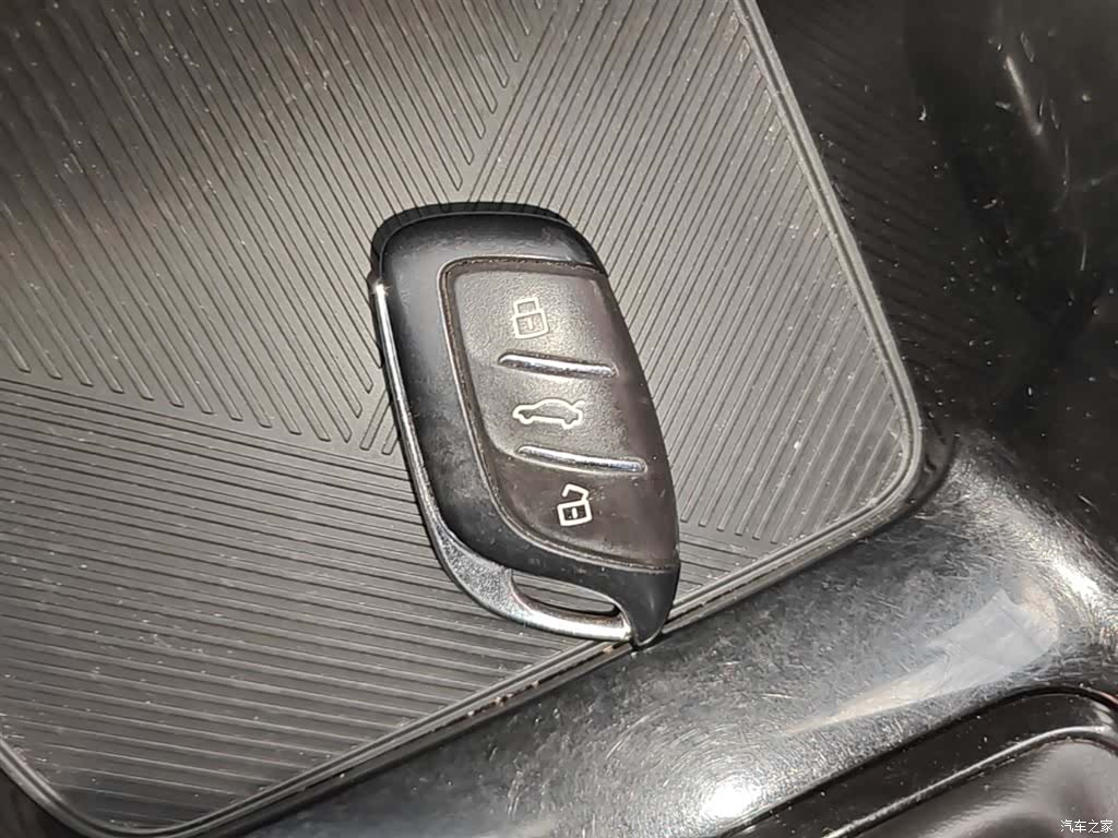 Roewe i5, 2022 9