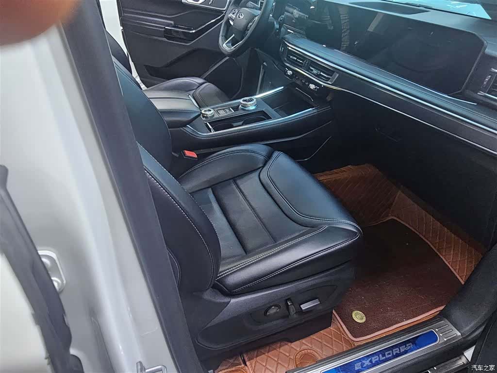 Ford Explorer, 2023 7