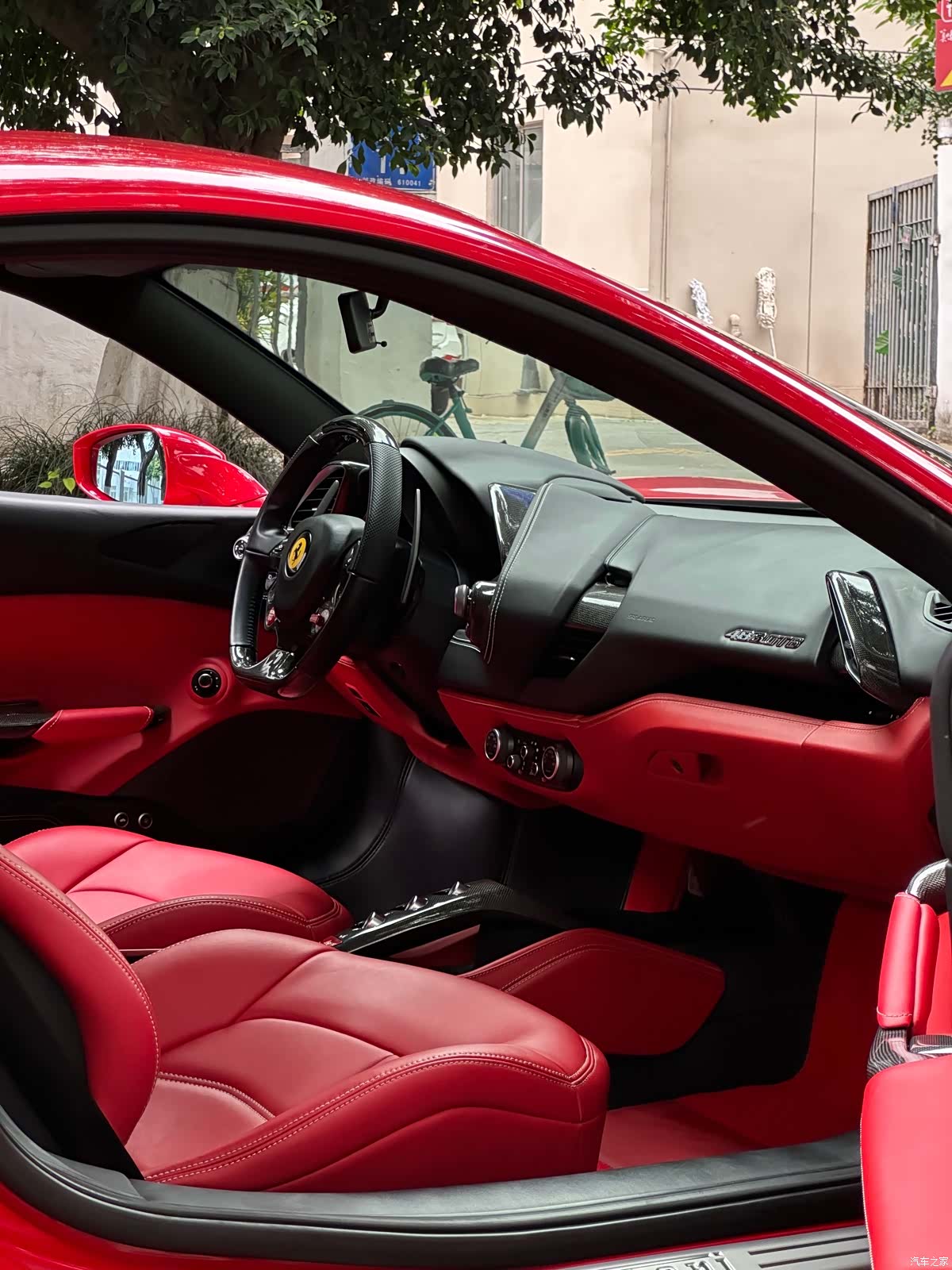 Ferrari 488, 2016 15