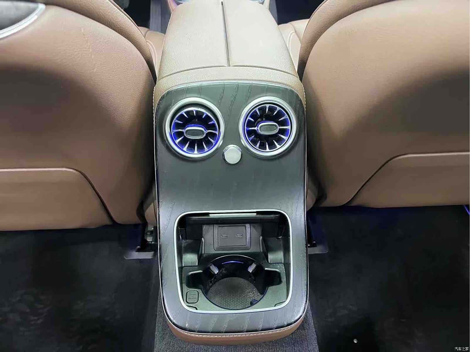 Mercedes-Benz E-Class, 2023 16