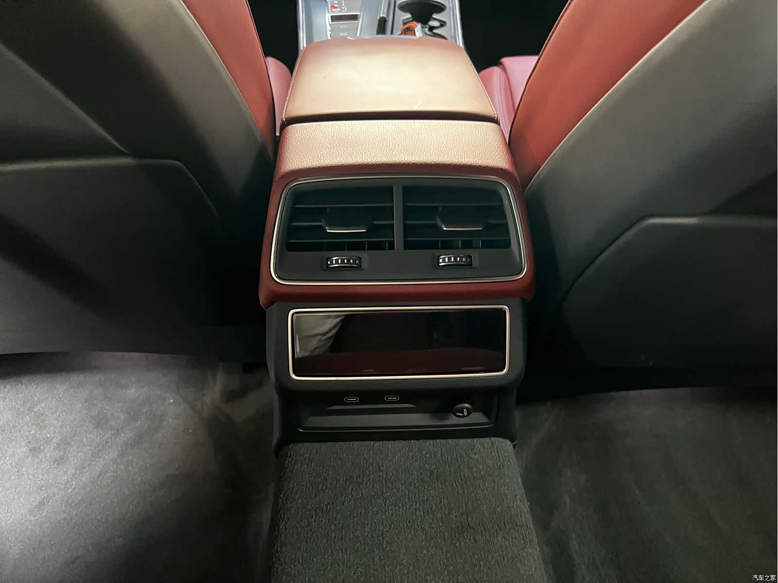 Audi A7L, 2024 15