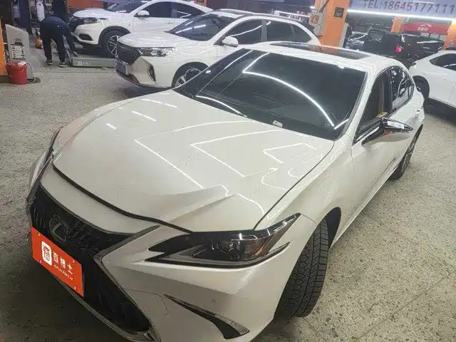 Lexus ES 2023 — купить из Китая под заказ