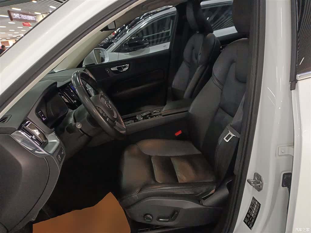 Volvo XC60, 2019 11