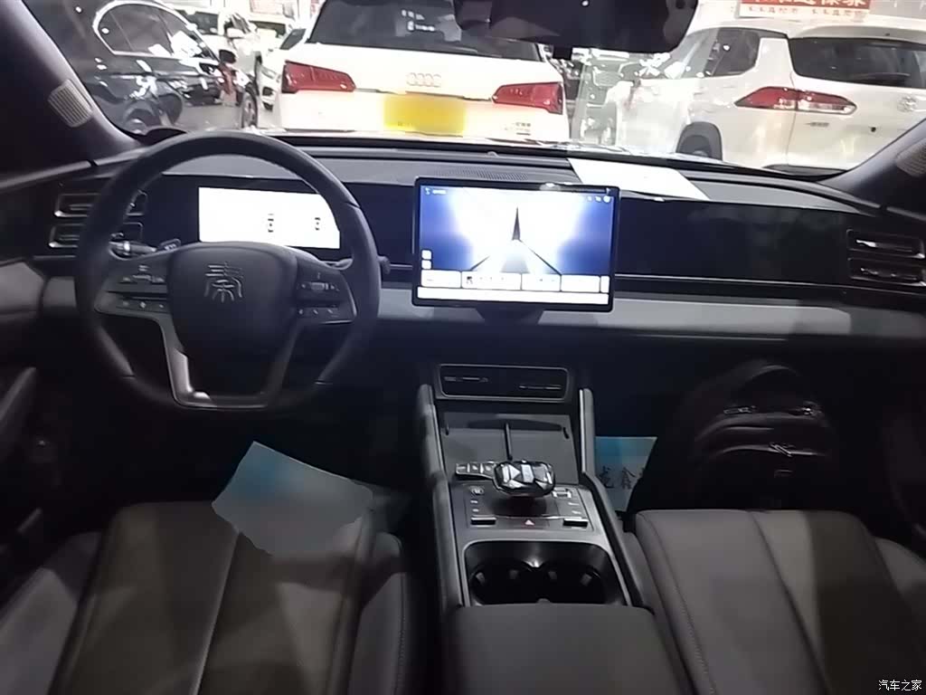 BYD Qin, 2025 10