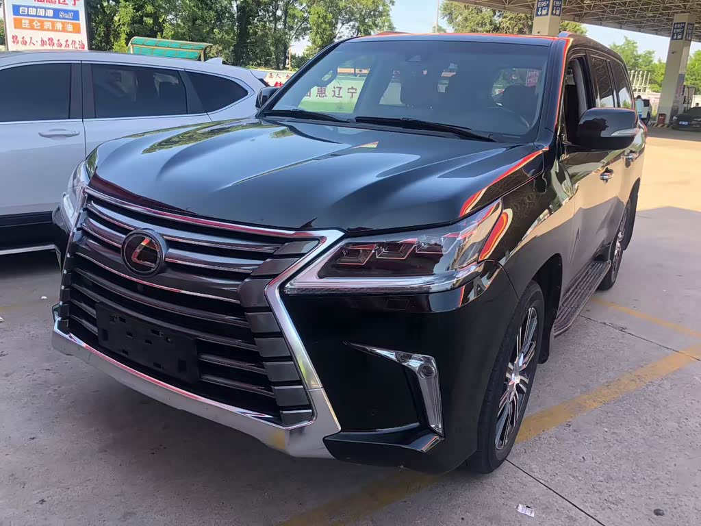 Lexus LX