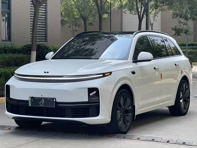 Li Auto L7 2023 — купить из Китая под заказ