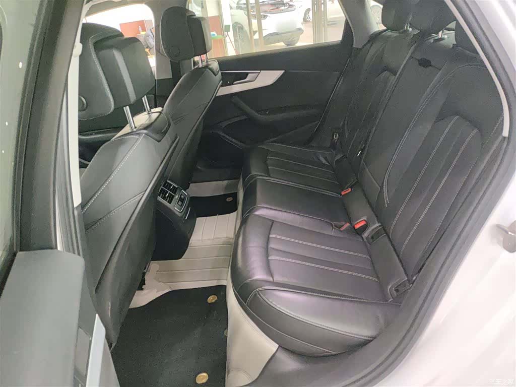 Audi A4L, 2023 13