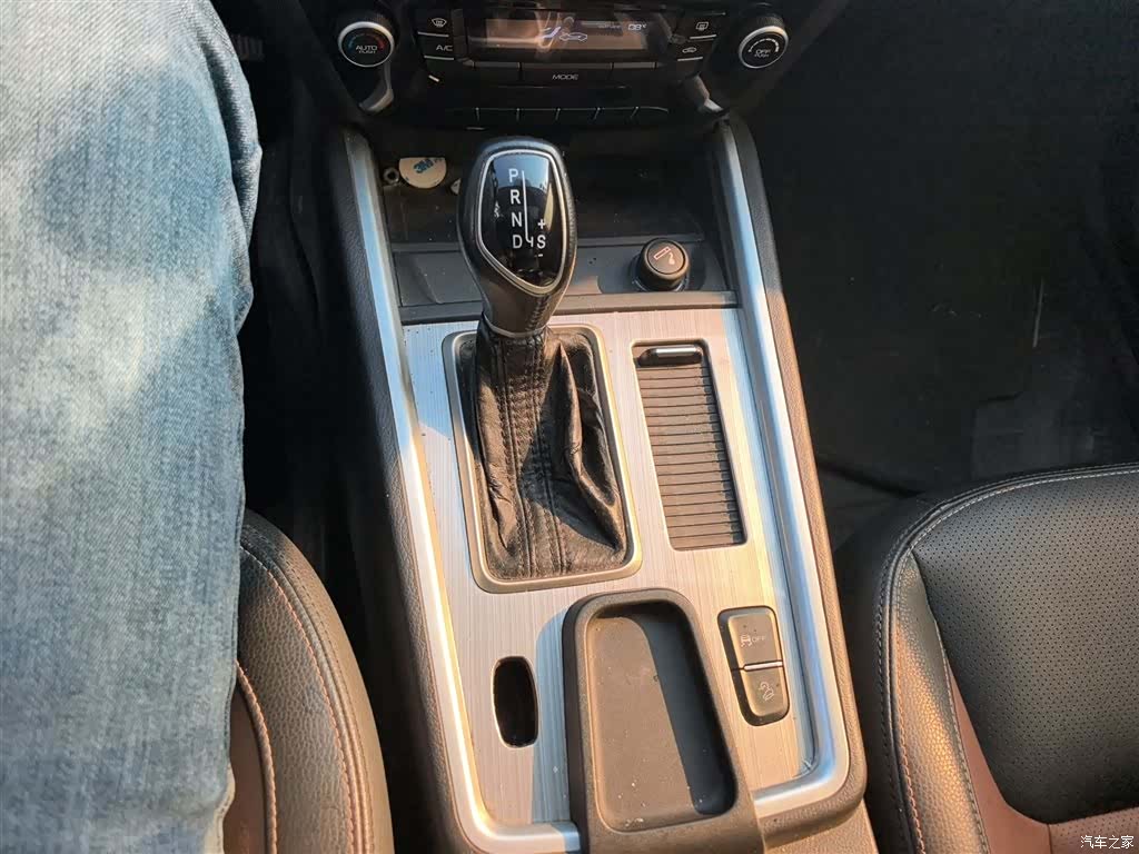 Geely X6, 2017 14