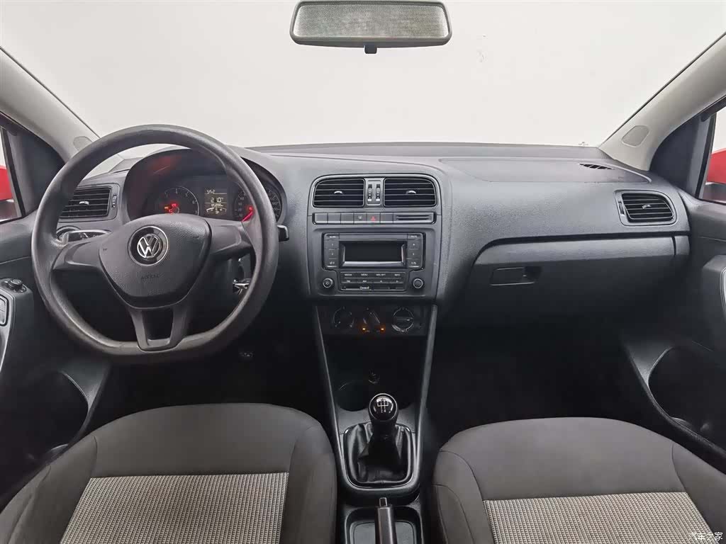 Volkswagen Polo, 2015 все фото