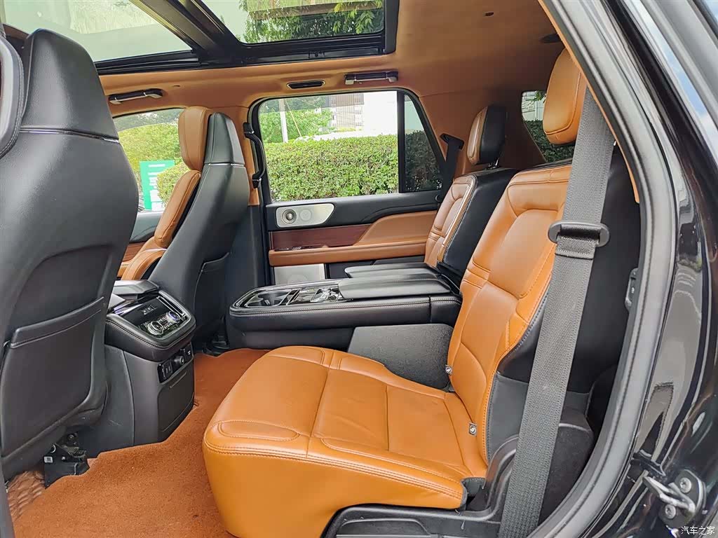 Lincoln Navigator, 2021 8