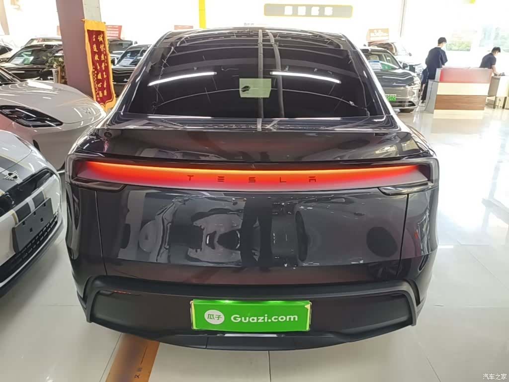 Tesla Model Y, 2025 6